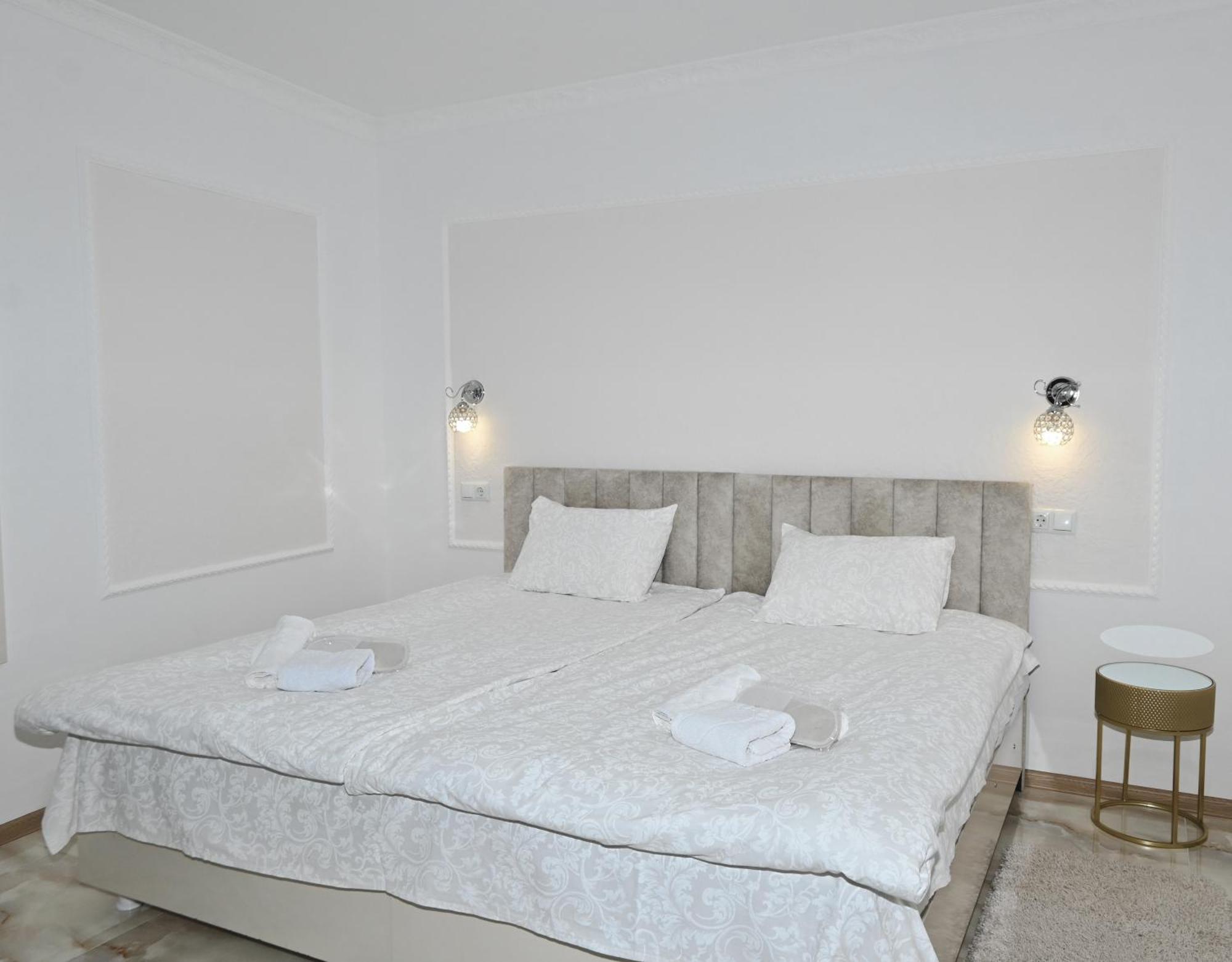 Jerusalem Hotel Kutaisi Bagian luar foto