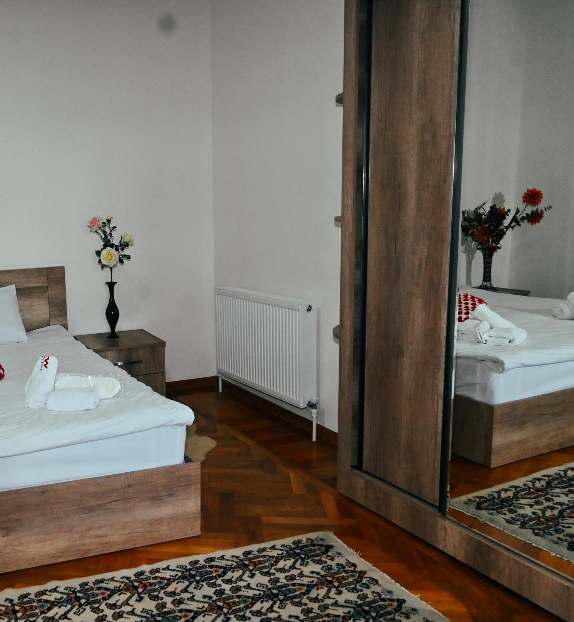 Jerusalem Hotel Kutaisi Bagian luar foto